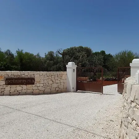 Trulli Petramyrta * Ceglie Messapica